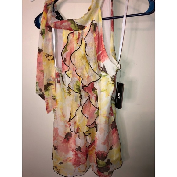 Ladies Lovely BCX Summer Floral Print Halter Top SZ L Romantic back Tie - Picture 2 of 4